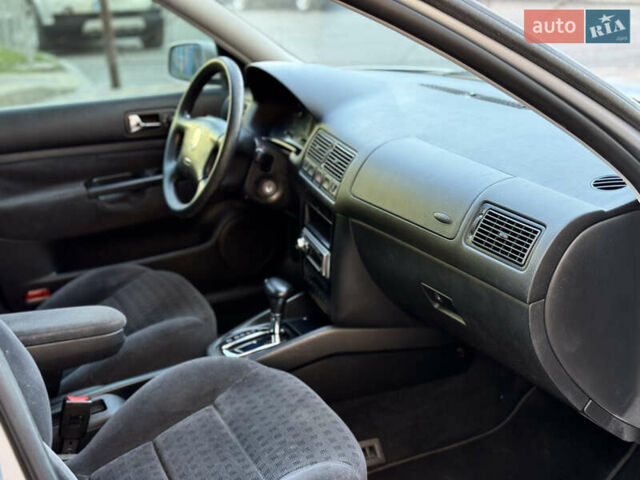 Сірий Фольксваген Гольф, об'ємом двигуна 1.6 л та пробігом 168 тис. км за 5500 $, фото 30 на Automoto.ua