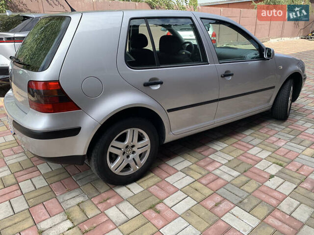 Серый Фольксваген Гольф, объемом двигателя 1.39 л и пробегом 170 тыс. км за 4500 $, фото 4 на Automoto.ua