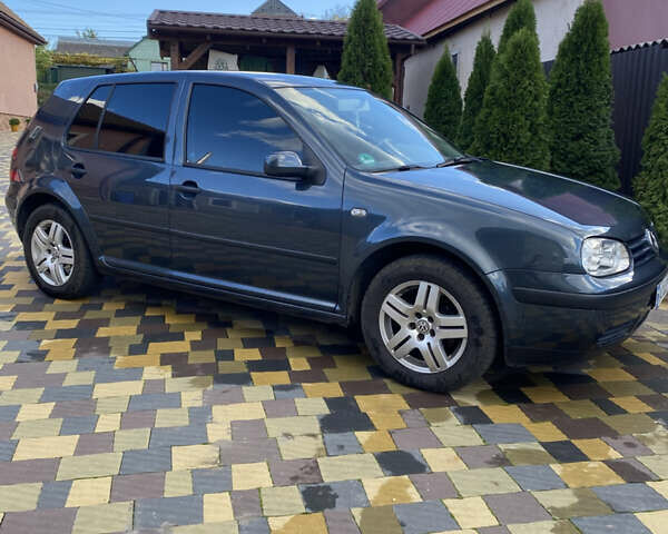 Серый Фольксваген Гольф, объемом двигателя 1.6 л и пробегом 206 тыс. км за 4000 $, фото 1 на Automoto.ua