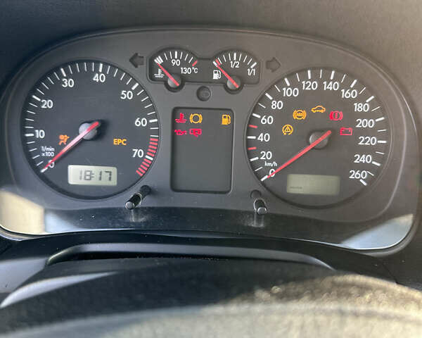 Серый Фольксваген Гольф, объемом двигателя 1.6 л и пробегом 205 тыс. км за 4800 $, фото 14 на Automoto.ua