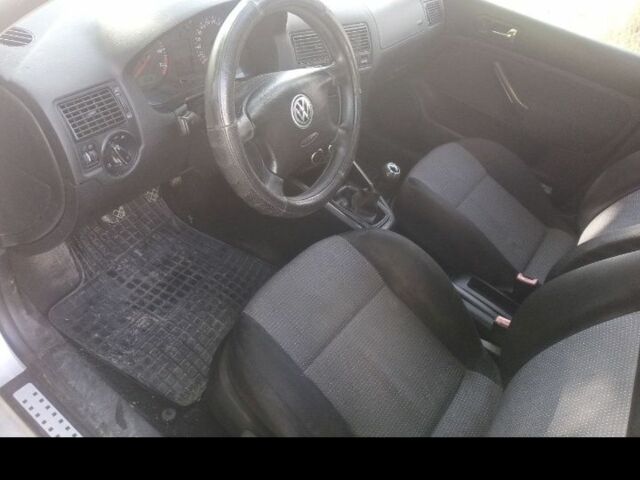 Серый Фольксваген Гольф, объемом двигателя 1.6 л и пробегом 250 тыс. км за 4100 $, фото 8 на Automoto.ua