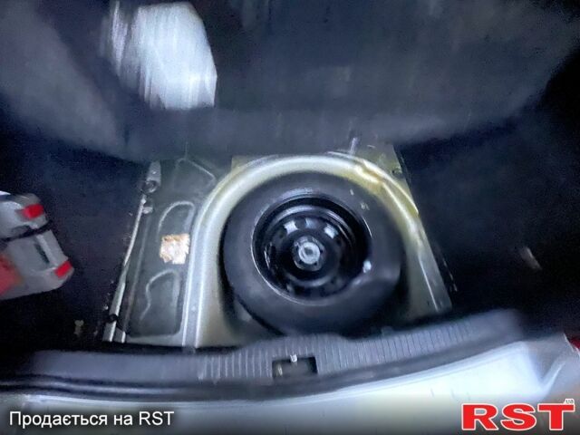 Серый Фольксваген Гольф, объемом двигателя 1.4 л и пробегом 260 тыс. км за 4000 $, фото 8 на Automoto.ua