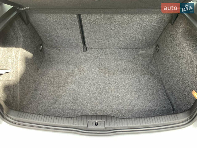 Серый Фольксваген Гольф, объемом двигателя 1.39 л и пробегом 170 тыс. км за 4500 $, фото 15 на Automoto.ua