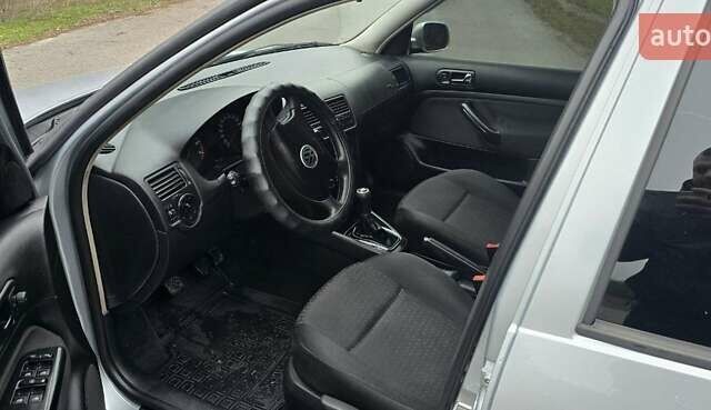 Серый Фольксваген Гольф, объемом двигателя 1.6 л и пробегом 278 тыс. км за 4200 $, фото 15 на Automoto.ua