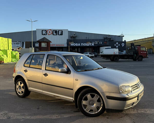 Серый Фольксваген Гольф, объемом двигателя 1.6 л и пробегом 231 тыс. км за 4199 $, фото 1 на Automoto.ua