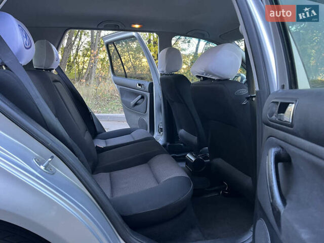 Сірий Фольксваген Гольф, об'ємом двигуна 1.4 л та пробігом 295 тис. км за 4400 $, фото 25 на Automoto.ua