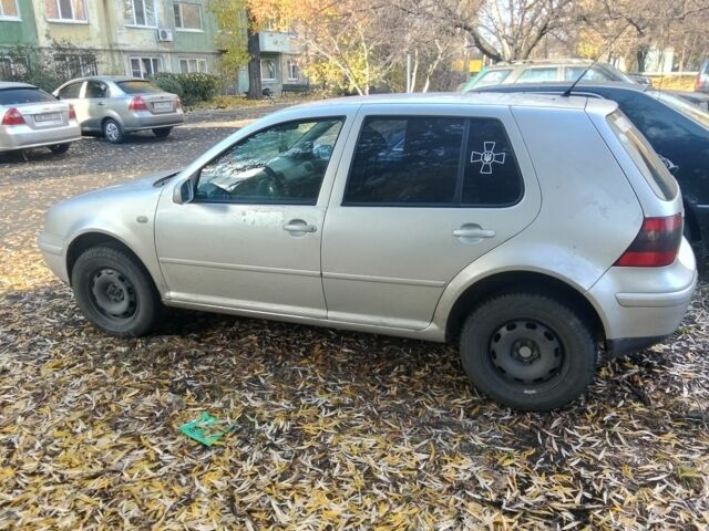 Серый Фольксваген Гольф, объемом двигателя 0 л и пробегом 200 тыс. км за 2000 $, фото 3 на Automoto.ua
