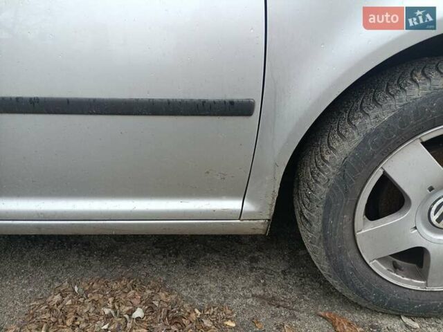 Серый Фольксваген Гольф, объемом двигателя 1.39 л и пробегом 235 тыс. км за 4000 $, фото 6 на Automoto.ua