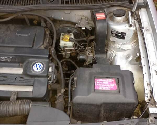 Серый Фольксваген Гольф, объемом двигателя 1.39 л и пробегом 299 тыс. км за 4500 $, фото 26 на Automoto.ua