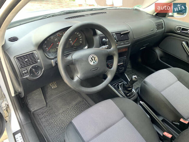 Серый Фольксваген Гольф, объемом двигателя 1.39 л и пробегом 170 тыс. км за 4500 $, фото 12 на Automoto.ua
