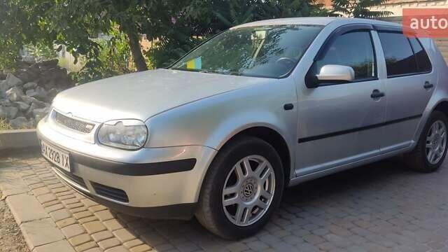 Серый Фольксваген Гольф, объемом двигателя 1.6 л и пробегом 228 тыс. км за 4500 $, фото 13 на Automoto.ua