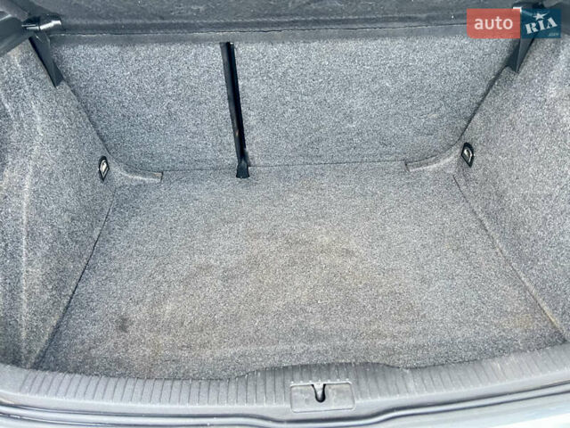 Серый Фольксваген Гольф, объемом двигателя 1.6 л и пробегом 228 тыс. км за 3950 $, фото 44 на Automoto.ua