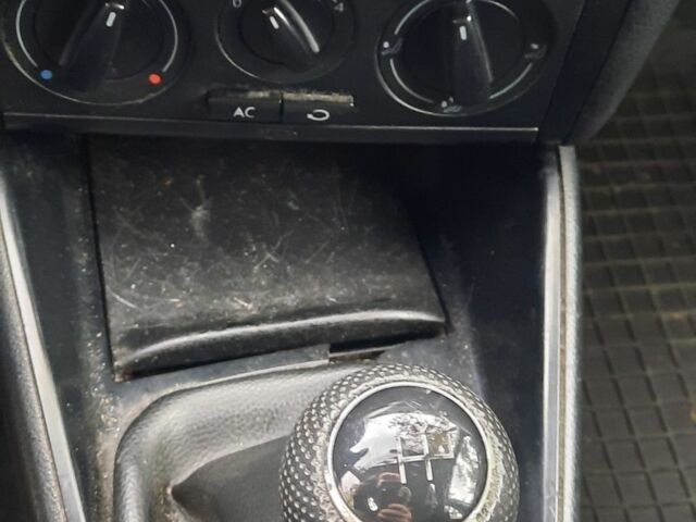 Сірий Фольксваген Гольф, об'ємом двигуна 1.9 л та пробігом 307 тис. км за 2000 $, фото 6 на Automoto.ua