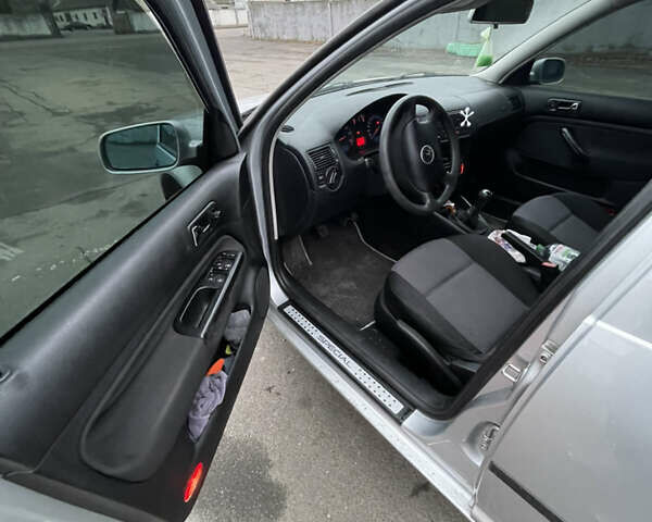 Серый Фольксваген Гольф, объемом двигателя 1.6 л и пробегом 236 тыс. км за 4599 $, фото 7 на Automoto.ua