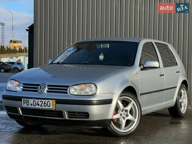 Серый Фольксваген Гольф, объемом двигателя 1.6 л и пробегом 228 тыс. км за 3950 $, фото 11 на Automoto.ua