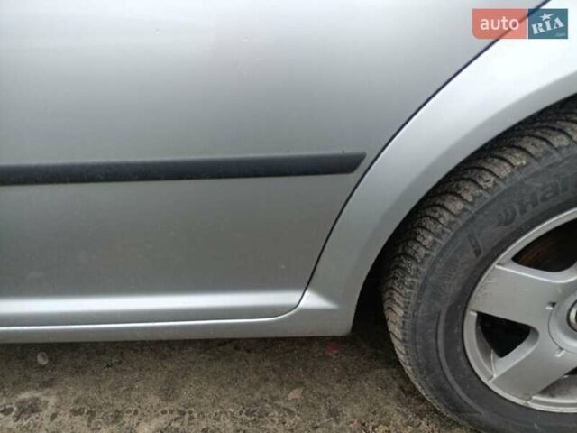 Серый Фольксваген Гольф, объемом двигателя 1.39 л и пробегом 235 тыс. км за 4000 $, фото 1 на Automoto.ua