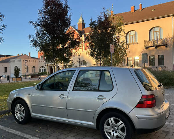 Серый Фольксваген Гольф, объемом двигателя 1.6 л и пробегом 260 тыс. км за 4400 $, фото 3 на Automoto.ua