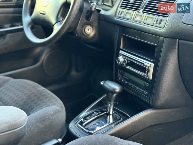Сірий Фольксваген Гольф, об'ємом двигуна 1.6 л та пробігом 168 тис. км за 5500 $, фото 39 на Automoto.ua