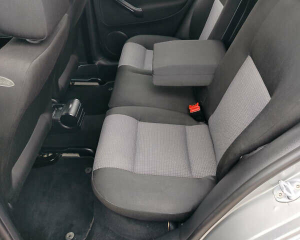 Серый Фольксваген Гольф, объемом двигателя 1.39 л и пробегом 225 тыс. км за 3599 $, фото 12 на Automoto.ua