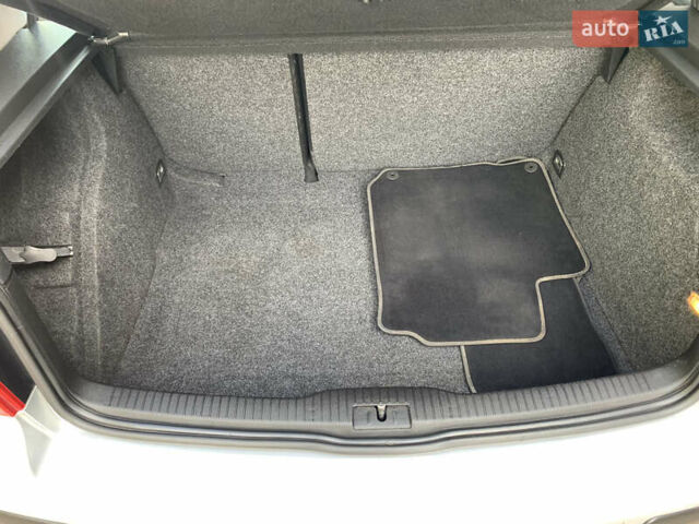 Серый Фольксваген Гольф, объемом двигателя 1.39 л и пробегом 170 тыс. км за 4500 $, фото 16 на Automoto.ua