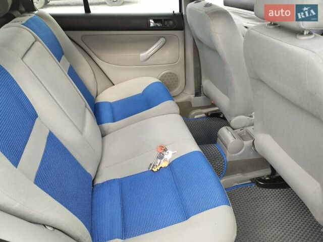 Фольксваген Гольф 2001 у Вінниці на Automoto.ua Сірий Фольксваген Гольф, об'ємом двигуна 1.6 л та пробігом 245 тис. км за 5000 $, фото 9 на Automoto.ua