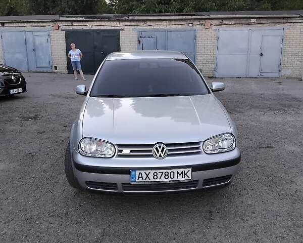 Серый Фольксваген Гольф, объемом двигателя 1.39 л и пробегом 202 тыс. км за 3999 $, фото 5 на Automoto.ua