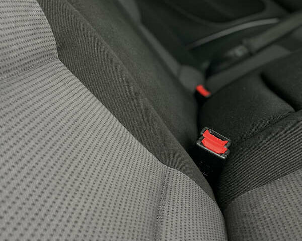 Сірий Фольксваген Гольф, об'ємом двигуна 1.6 л та пробігом 200 тис. км за 4399 $, фото 40 на Automoto.ua