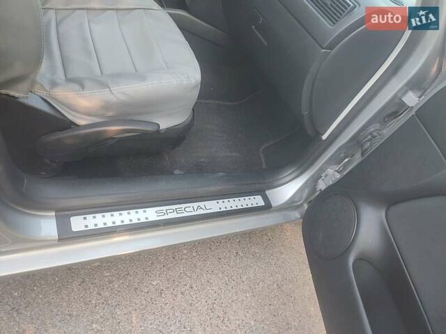 Серый Фольксваген Гольф, объемом двигателя 1.6 л и пробегом 203 тыс. км за 5000 $, фото 29 на Automoto.ua