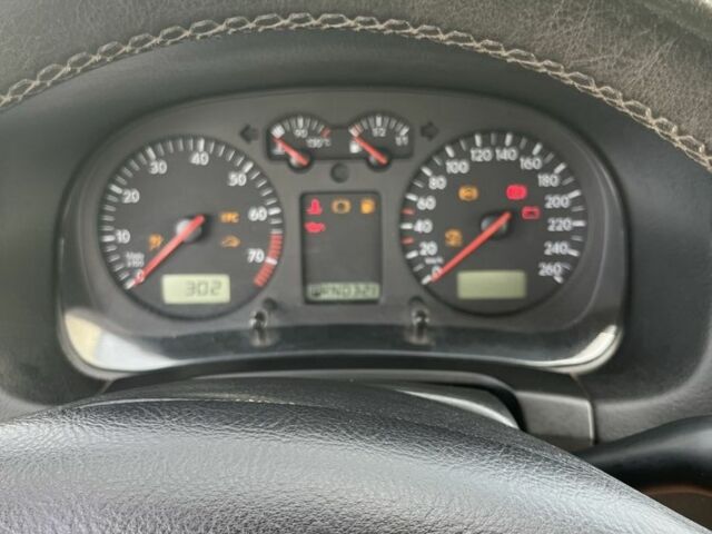 Серый Фольксваген Гольф, объемом двигателя 1.6 л и пробегом 187 тыс. км за 4800 $, фото 11 на Automoto.ua