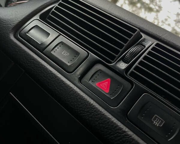 Сірий Фольксваген Гольф, об'ємом двигуна 1.6 л та пробігом 200 тис. км за 4399 $, фото 63 на Automoto.ua