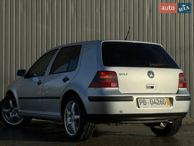 Серый Фольксваген Гольф, объемом двигателя 1.6 л и пробегом 228 тыс. км за 3950 $, фото 24 на Automoto.ua