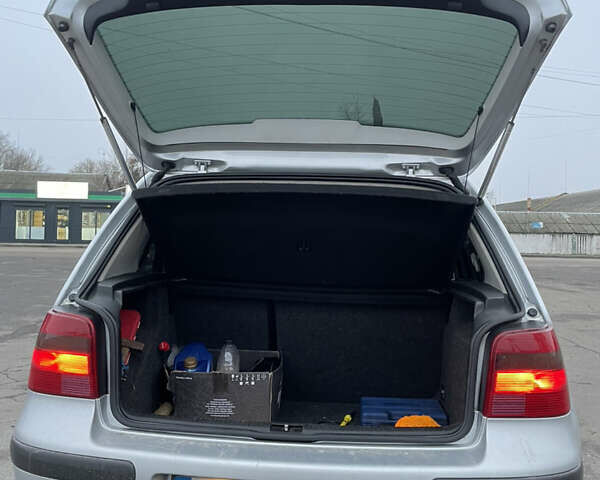 Серый Фольксваген Гольф, объемом двигателя 1.6 л и пробегом 236 тыс. км за 4599 $, фото 11 на Automoto.ua