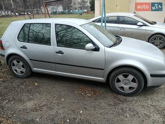 Серый Фольксваген Гольф, объемом двигателя 1.39 л и пробегом 235 тыс. км за 4000 $, фото 3 на Automoto.ua