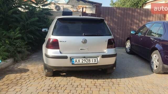 Серый Фольксваген Гольф, объемом двигателя 1.6 л и пробегом 228 тыс. км за 4500 $, фото 6 на Automoto.ua