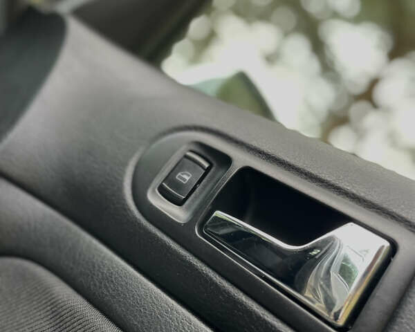 Сірий Фольксваген Гольф, об'ємом двигуна 1.6 л та пробігом 200 тис. км за 4399 $, фото 59 на Automoto.ua