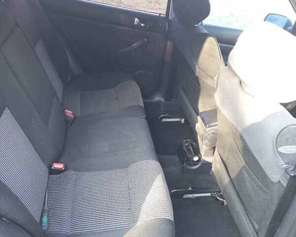 Серый Фольксваген Гольф, объемом двигателя 1.6 л и пробегом 320 тыс. км за 4200 $, фото 10 на Automoto.ua