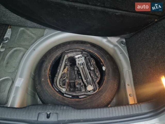 Сірий Фольксваген Гольф, об'ємом двигуна 1.39 л та пробігом 217 тис. км за 3900 $, фото 4 на Automoto.ua