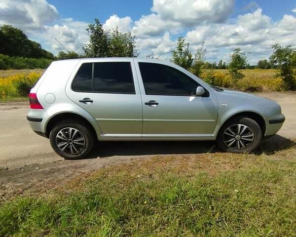 Серый Фольксваген Гольф, объемом двигателя 1.39 л и пробегом 270 тыс. км за 3700 $, фото 5 на Automoto.ua