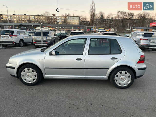 Серый Фольксваген Гольф, объемом двигателя 1.6 л и пробегом 155 тыс. км за 4800 $, фото 9 на Automoto.ua