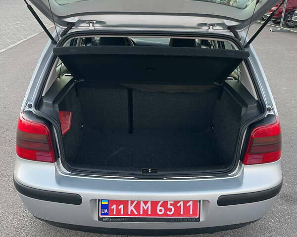 Серый Фольксваген Гольф, объемом двигателя 1.6 л и пробегом 155 тыс. км за 4800 $, фото 20 на Automoto.ua