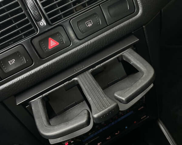 Сірий Фольксваген Гольф, об'ємом двигуна 1.6 л та пробігом 200 тис. км за 4399 $, фото 70 на Automoto.ua