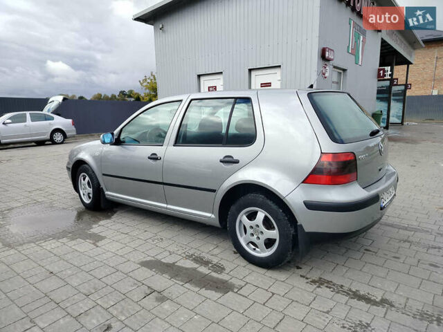 Серый Фольксваген Гольф, объемом двигателя 1.39 л и пробегом 225 тыс. км за 3999 $, фото 5 на Automoto.ua