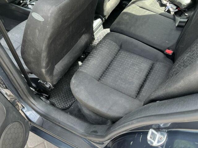 Серый Фольксваген Гольф, объемом двигателя 1.6 л и пробегом 187 тыс. км за 4800 $, фото 9 на Automoto.ua