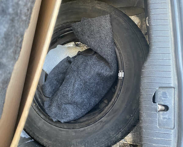 Серый Фольксваген Гольф, объемом двигателя 1.9 л и пробегом 320 тыс. км за 3750 $, фото 19 на Automoto.ua