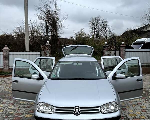 Серый Фольксваген Гольф, объемом двигателя 1.6 л и пробегом 205 тыс. км за 3399 $, фото 7 на Automoto.ua