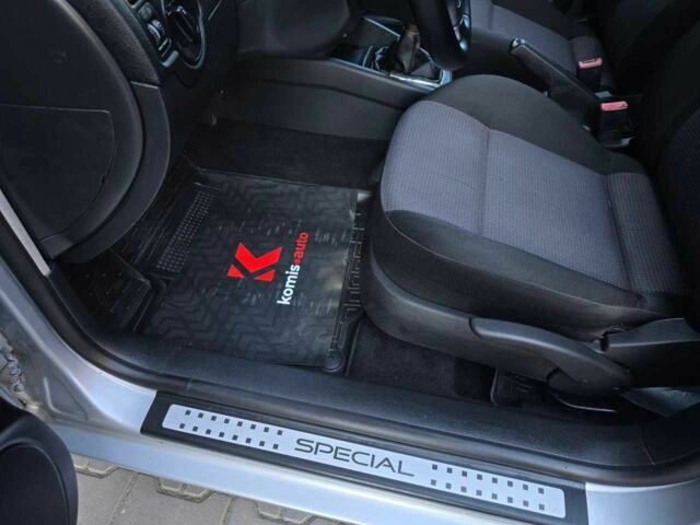 Фольксваген Гольф 2001 в Хмельницком на Automoto.ua Серый Фольксваген Гольф, объемом двигателя 1.4 л и пробегом 153 тыс. км за 3999 $, фото 13 на Automoto.ua