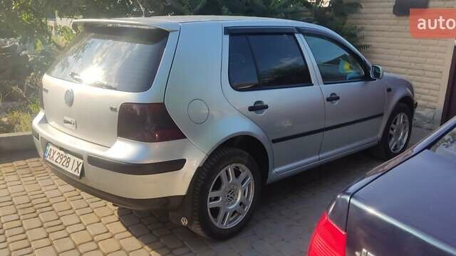 Серый Фольксваген Гольф, объемом двигателя 1.6 л и пробегом 228 тыс. км за 4500 $, фото 4 на Automoto.ua