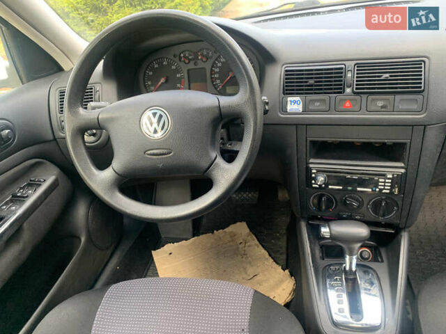Серый Фольксваген Гольф, объемом двигателя 1.6 л и пробегом 240 тыс. км за 5099 $, фото 9 на Automoto.ua