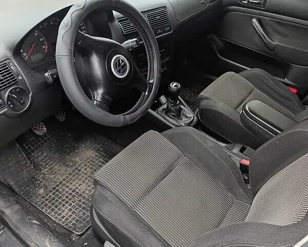 Серый Фольксваген Гольф, объемом двигателя 1.6 л и пробегом 252 тыс. км за 3850 $, фото 14 на Automoto.ua