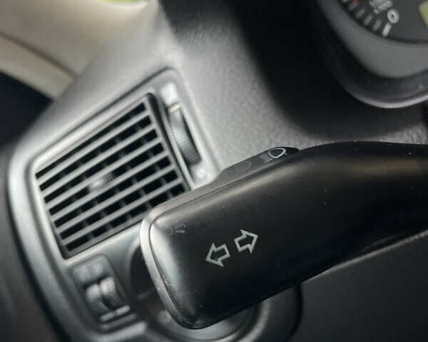 Сірий Фольксваген Гольф, об'ємом двигуна 1.6 л та пробігом 200 тис. км за 4399 $, фото 62 на Automoto.ua